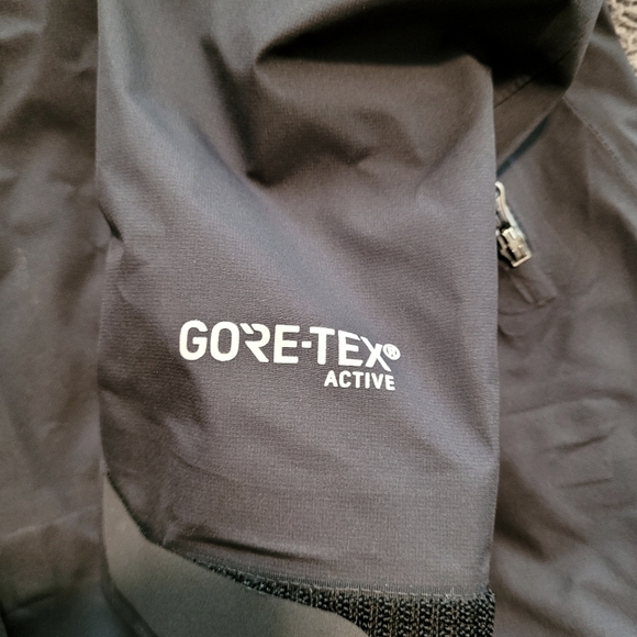 REI Co-op XeroDry GTX rain jacket - Picture 9 of 9